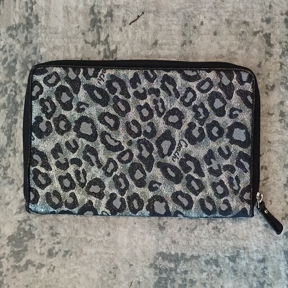 Coach Ocelet Print Black & Silver Glitter Zip Around Tablet Ipad Case 6" X 9" - Picture 10 of 11